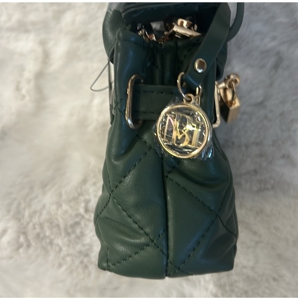 New!! Badgley Mischka NWT Mini Green Quilted Mini tote bag front lock - Picture 5 of 10